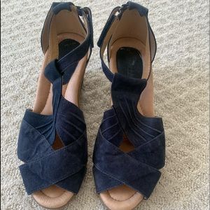 EUC Earth Curvet Suede Wedge Sandals.